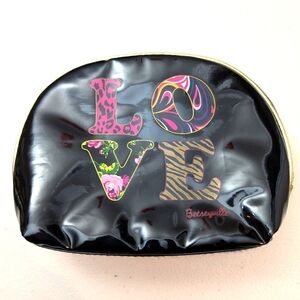 Adorable makeup case by Betsey Johnson Betseyville